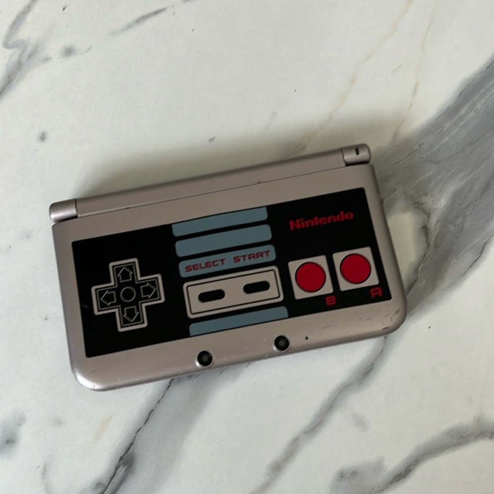 Nintendo 3DS XL NES Edition